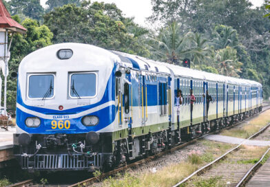 யாழிலிருந்து கொழும்பு சென்ற தொடருந்து மோதி ஒருவர் பலி